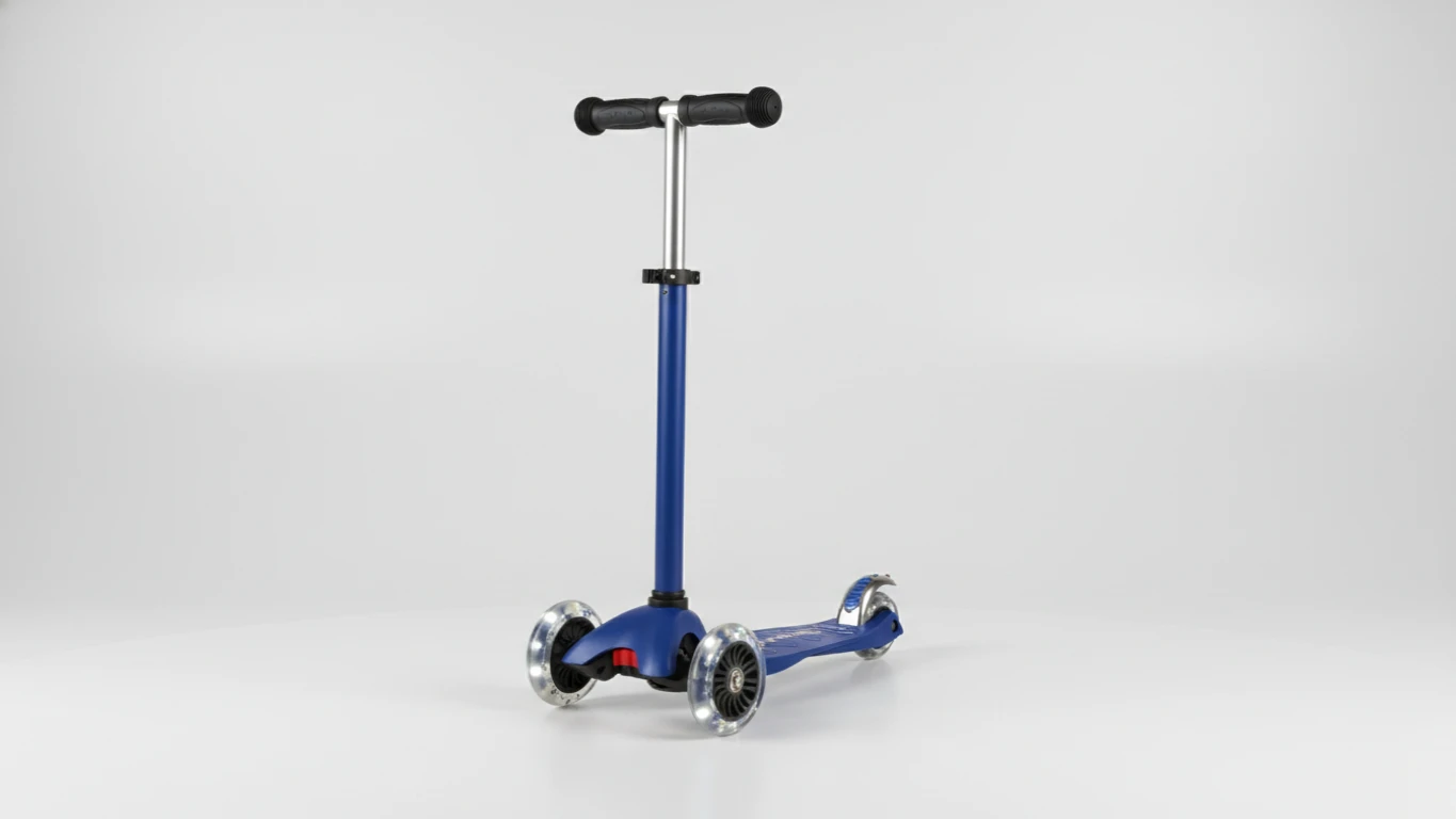 Adjustable Three-Wheeled Scooter