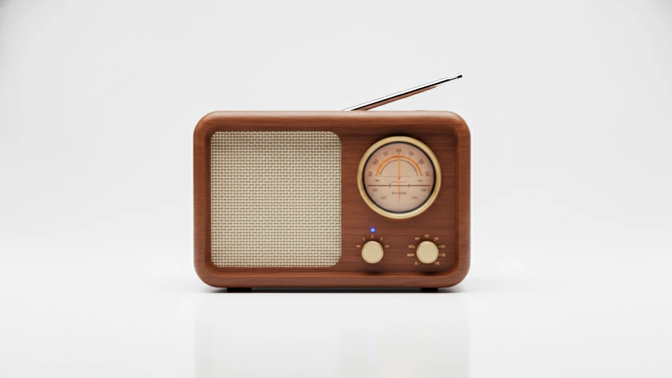 Vintage-Style Bluetooth Desktop Radio